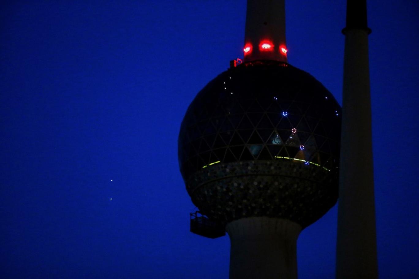 Planets: Venus and Jupiter will virtually touch in the night sky