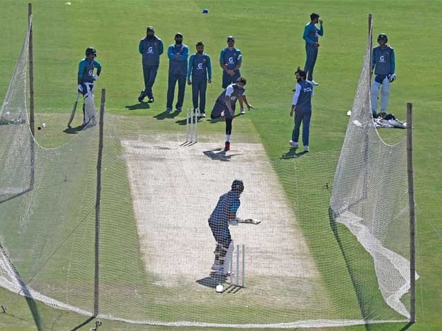 Lahore: A plan has been drawn up to break the sweat of cricketers in hot weather. Conditioning camp will be held at National High-Performance Center, Lahore.