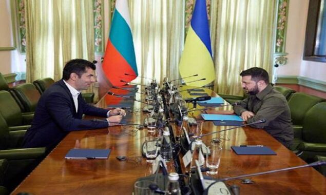 Zelensky asks Bulgaria for assistance in repairing Ukrainian military equipment