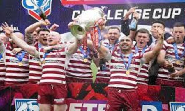 Liam Marshall’s attempt grabs 16-14 win for Wigan Warriors