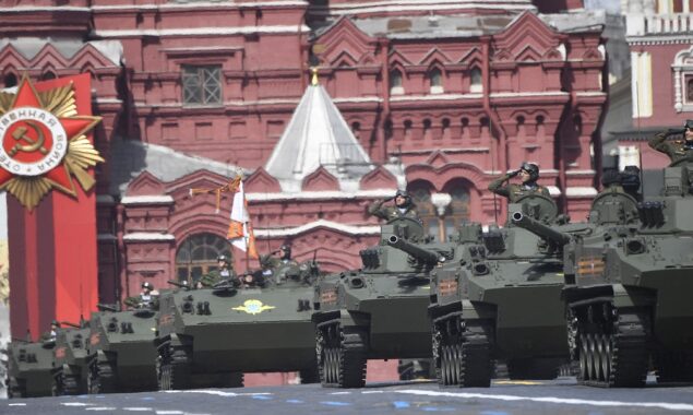 Russia sees a “low key” parade