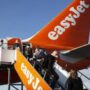 As airlines compete for personnel, EasyJet is offering a £1,000 bonus