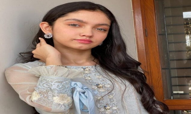 New Actress Aina Asif is schooled by her followers for her new shoot