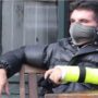 Simon Cowell comes on ‘BGT’ with a fractured arm from an e-bike accident