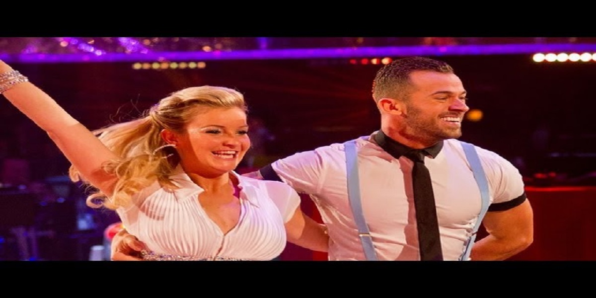 Dancing Helen Skelton