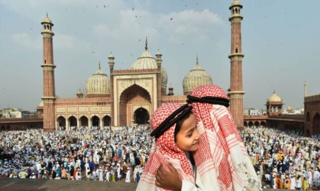 Eid ul Fitr in Pakistan: Muslims share love, hugs; exchange Eidis & gifts as Ramadan ends