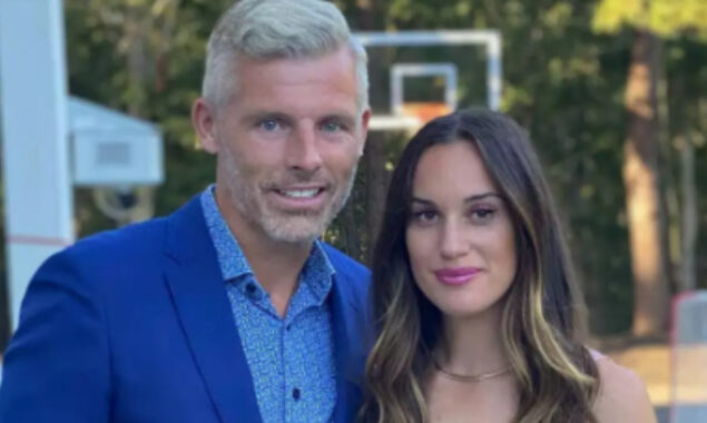 Hannah Berner and comedian Des Bishop marry in a Hamptons beach wedding