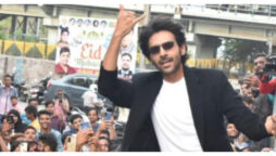 Kartik Aaryan pays a visit to Gaiety Galaxy to meet and greet fans as Bhool Bhulaiyaa 2 plays to packed houses.