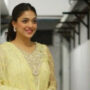 Sanam Jung’s new photo goes viral on social media