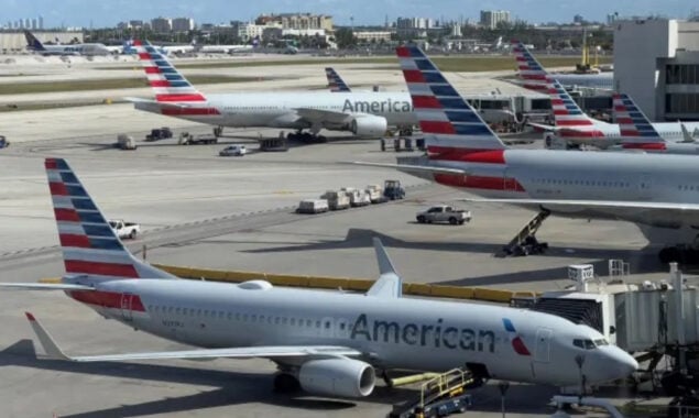 In Florida, a small plane fell and clashed into a bridge