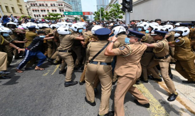 Sri Lankan police officer was attacked by mob