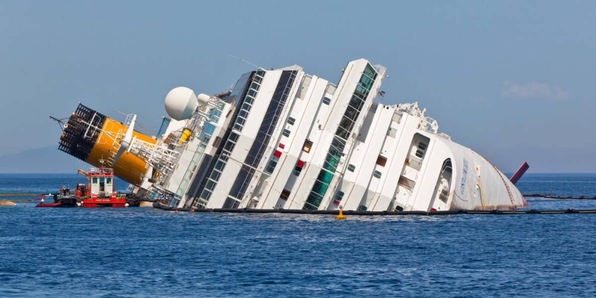 Invaders of Russia want to reopen operations in Mariupol port in order to export metal of ships