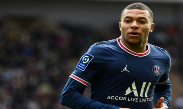 PSG striker extends his contract with the Ligue 1 winners