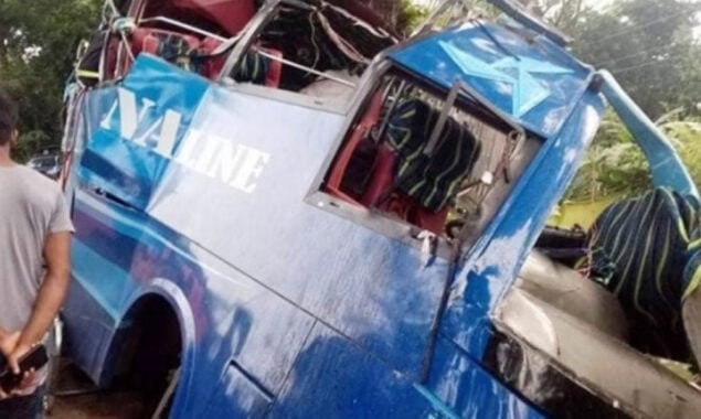 Bus slams into tree in Bangladesh