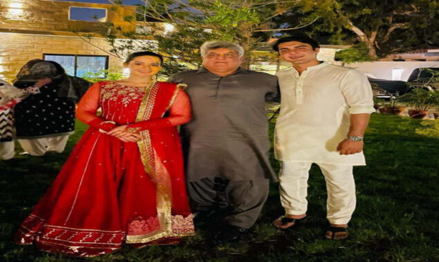 Eid ul Fitr: Aiman Khan & Minal Khan spotted at a family dinner