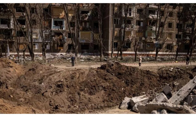 US sending Ukraine more weapons, dozens evacuated from steelworks