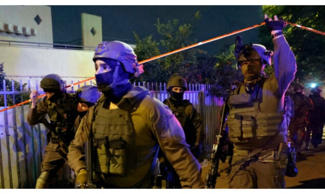 Israel arrests two Palestinian axe murder suspects