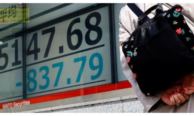 Stocks rebound, oil extends losses