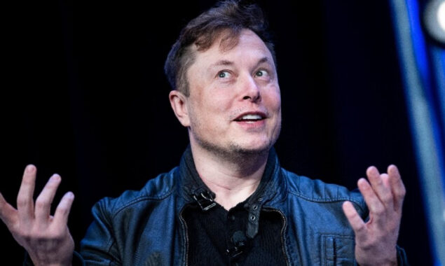 Musk sends mixed messages on Twitter deal, pressuring shares