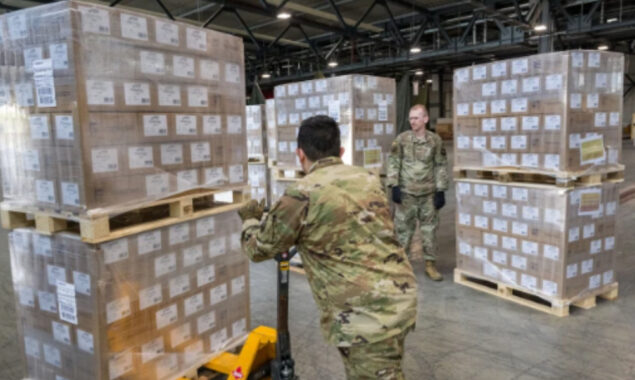 US military jet transports 35 tonnes of infant formula from Germany