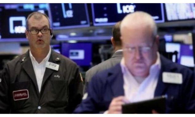 US stocks climb ahead of Fed minutes