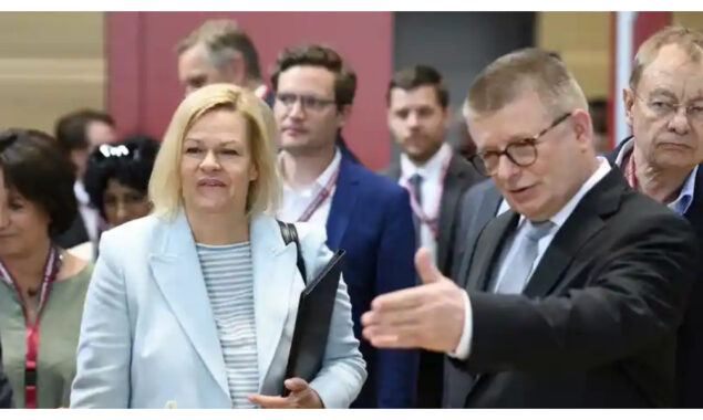 Germany to ease visa rules for Russian Kremlin critics
