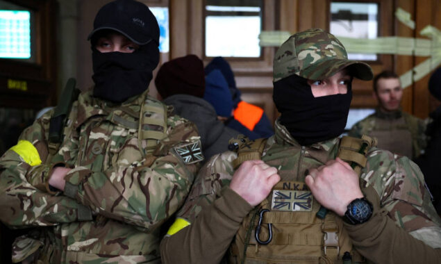 The last stronghold of Mariupol is being evacuated by Ukrainian forces
