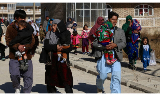 Destitute families receive cash assistance in Afghan’s northern provinces
