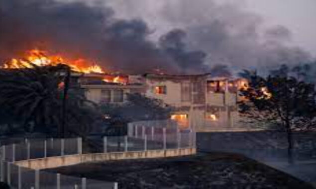 Colorado Springs flames cause evacuations and set fire to homes.