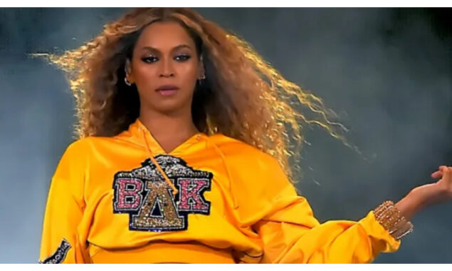 Beyonce comes in Italy for the opulent wedding of Kourtney Kardashian and Travis Barker.