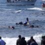 Greece says blocks hundreds of migrants from crossing Aegean