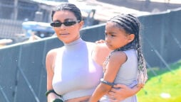 Kim Kardashian with north