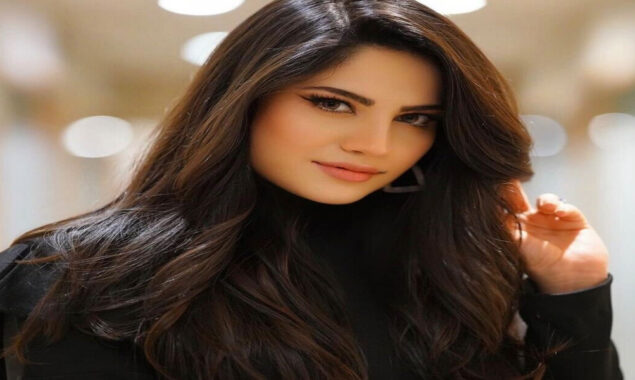  Neelam Muneer Twirls in Radiant Green Peshwas, Photos