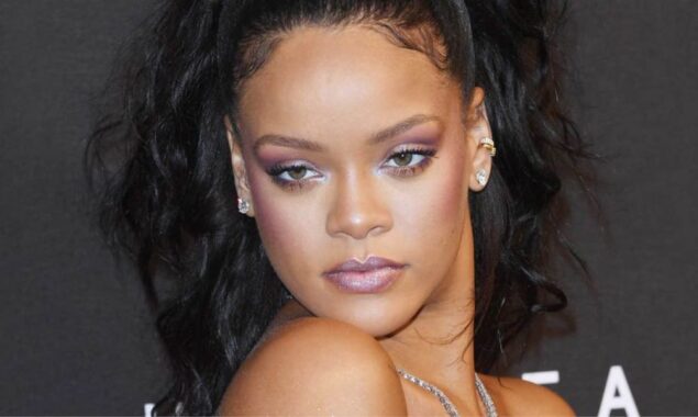  Met Museum dedicates statue to Pregnant Rihanna