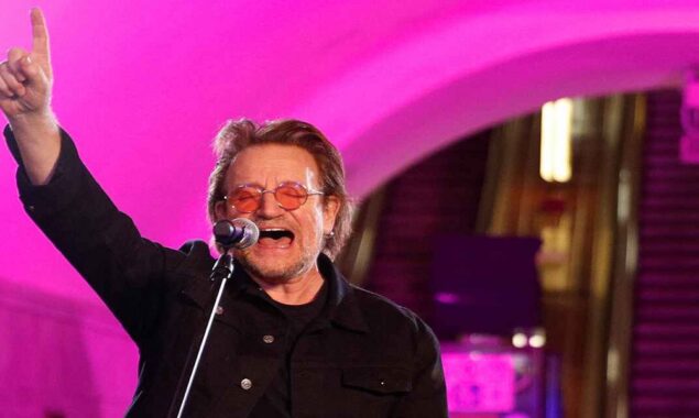 U2’s Bono gives ‘freedom’ concert in Kyiv metro