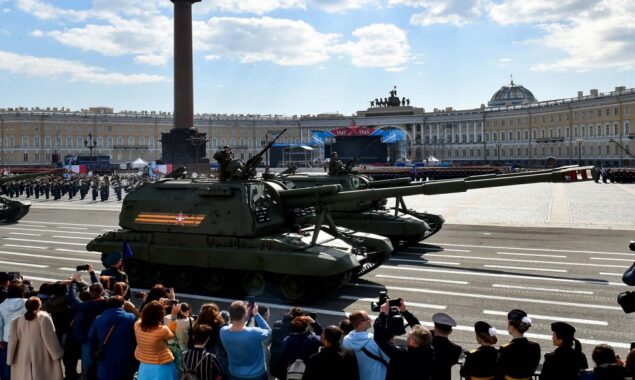 Ukraine struggles to hold eastern bastions as Russia celebrate prepares Victory Day