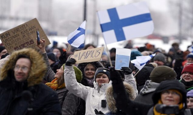 Finland, Sweden debate NATO bids as Ukraine braces for eastern attack
