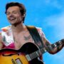 Harry Styles supports a fan coming out of the closet at a recent concert