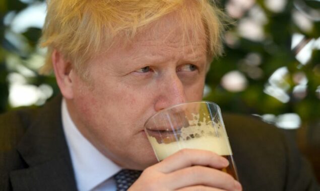 Boris Johnson drinking at No 10 lockdown event; Picture makes rounds on internet