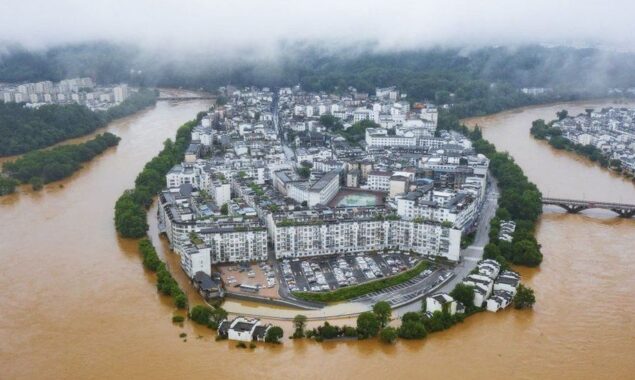 Floods in southern China have forced hundreds of thousands to flee