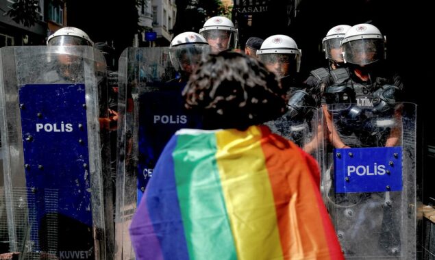 Police break up Istanbul Pride march, detain over 150