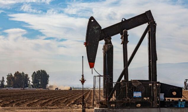 Energy experts call for change in fossil-fuel-dependent energy policy