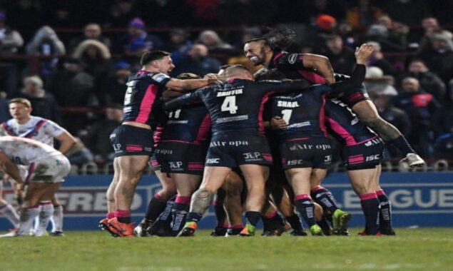 Wakefield Trinity edge out Hull with extra-time drop-objective