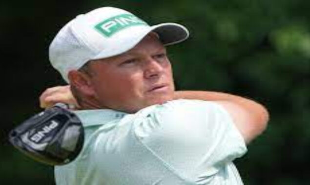 Daffue intrigues with shot from covered deck at U.S. Open
