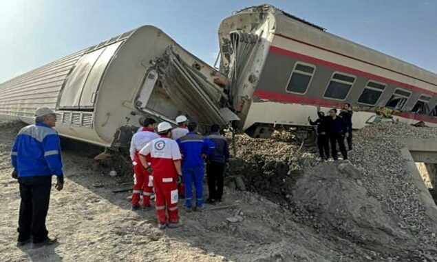 Twenty-one killed in train derailment in central Iran