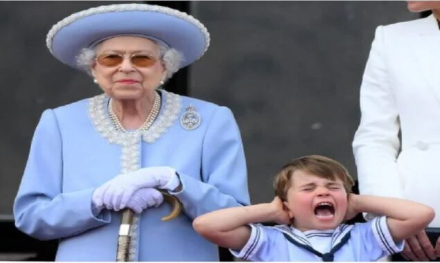 During the Queen’s balcony display, Prince Louis looked terrified: photos