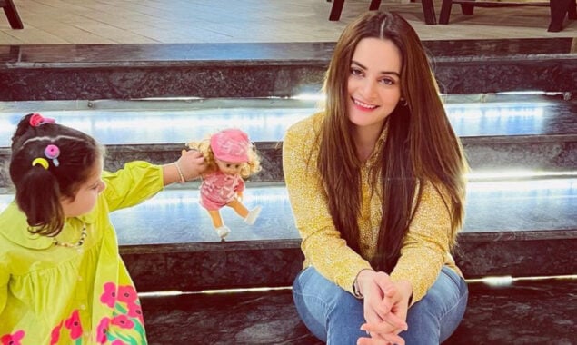 Aiman Khan poses with her cute daughter Amal, see photos