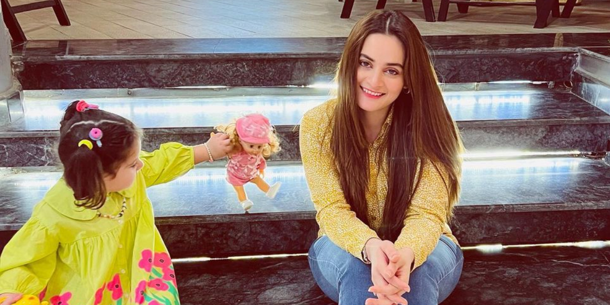 Aiman Khan poses with her cute daughter Amal