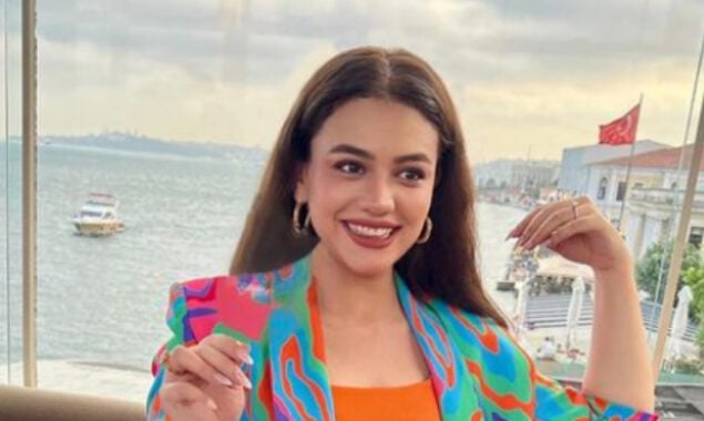 Zara Noor Abbas shares alluring pictures from Turkey
