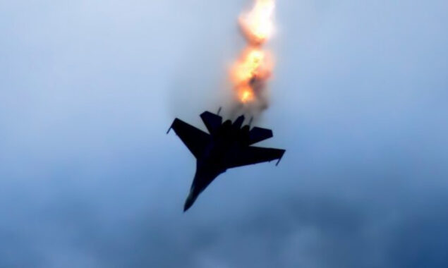Fighter jet crashes in China